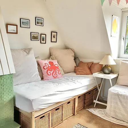 Gemuetliches Studio Im Dachgeschoss Fuer 2 Personen Nahe Elbe In Wedel Apartment Wedel