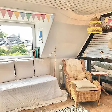 Gemuetliches Studio Im Dachgeschoss Fuer 2 Personen Nahe Elbe In Wedel Apartment
