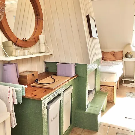 Gemuetliches Studio Im Dachgeschoss Fuer 2 Personen Nahe Elbe In Wedel Apartment