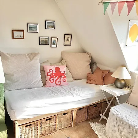 Apartment Gemuetliches Studio Im Dachgeschoss Fuer 2 Personen Nahe Elbe In Wedel Wedel
