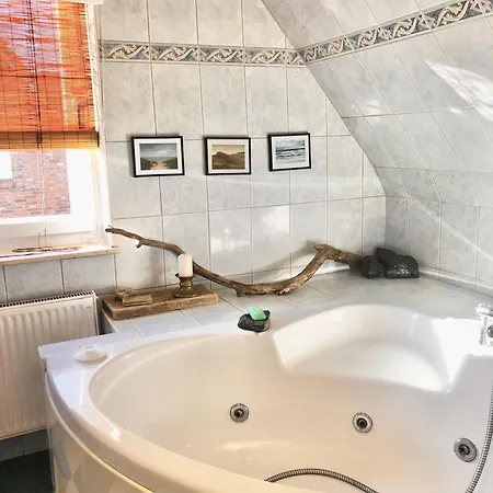 Apartment Gemuetliches Studio Im Dachgeschoss Fuer 2 Personen Nahe Elbe In Wedel Wedel