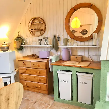 Gemuetliches Studio Im Dachgeschoss Fuer 2 Personen Nahe Elbe In Wedel Apartment *