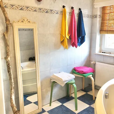 Gemuetliches Studio Im Dachgeschoss Fuer 2 Personen Nahe Elbe In Wedel Apartment