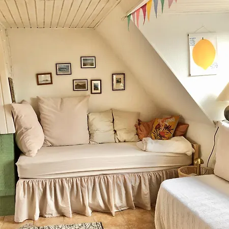 Gemuetliches Studio Im Dachgeschoss Fuer 2 Personen Nahe Elbe In Wedel Apartment Wedel